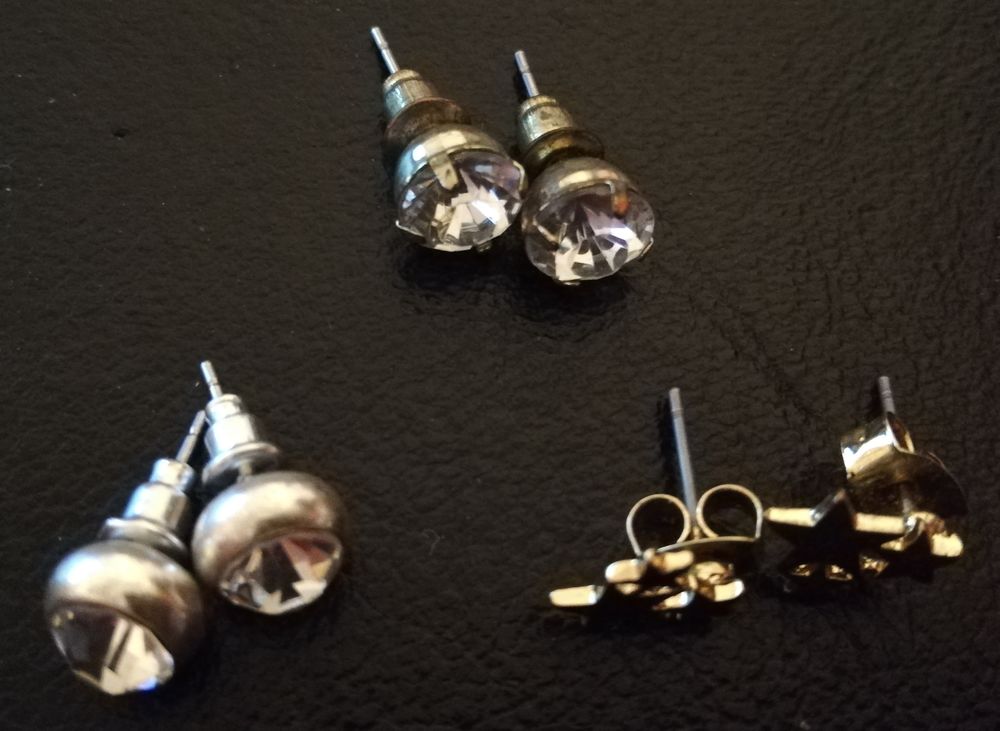 paires de boucles d'oreilles (3) : Tr&egrave;s bon &eacute;tat Bijoux et montres