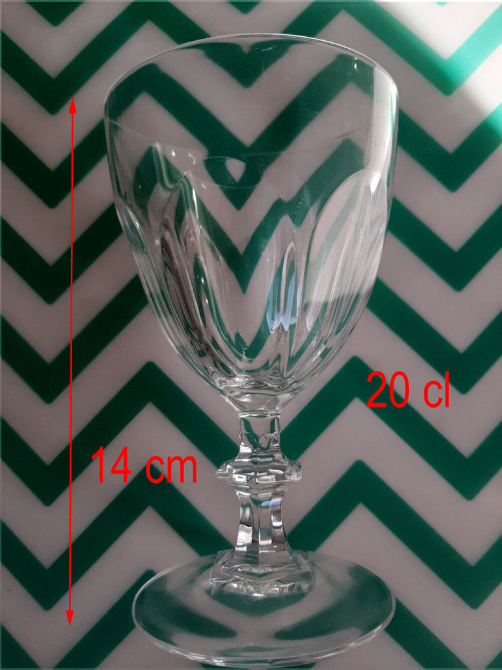 4 verres &agrave; pieds Meubles