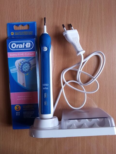 Brosse  dents lectrique Oral B Pro4000 et brossettes neuve 47 Le Mans (72)