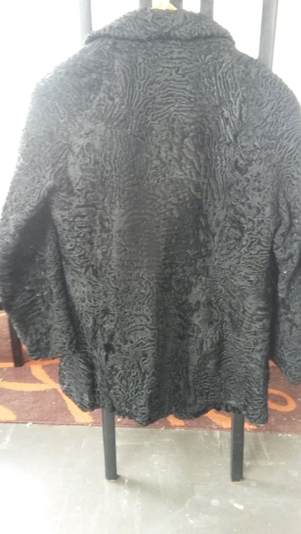 MANTEAU ASTRAKAN taille 40/42 Vêtements
