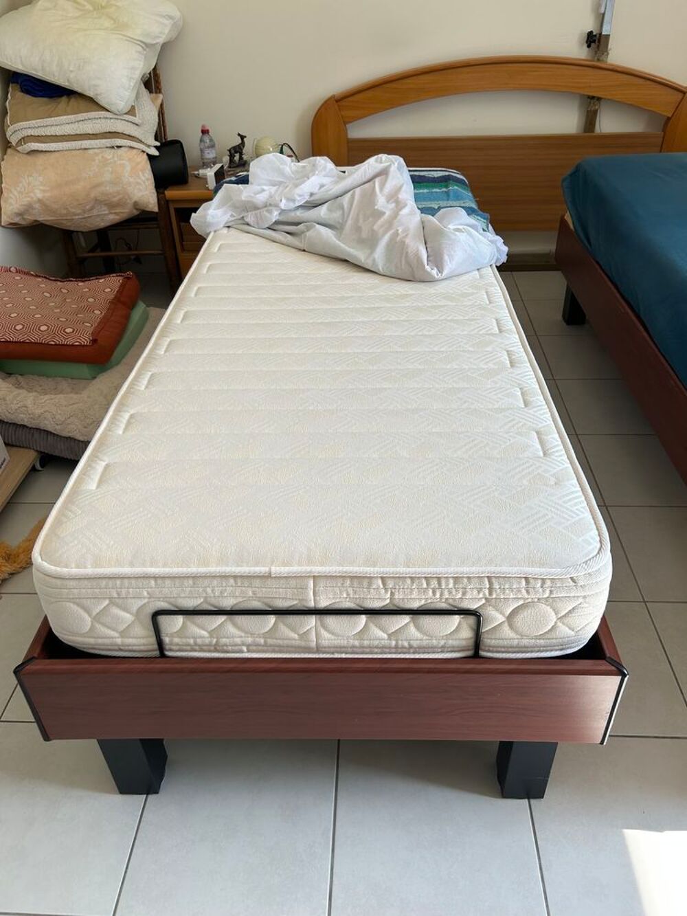 2 Sommiers &eacute;lectriques 80 x 200 avec matelas Meubles