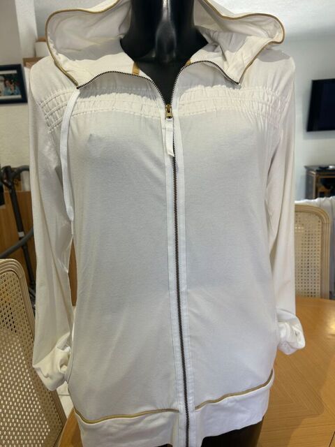 BLOUSON SPORT A CAPUCHE MARQUE PUMA BLANC Sainte-Anastasie-sur-Issole (83)