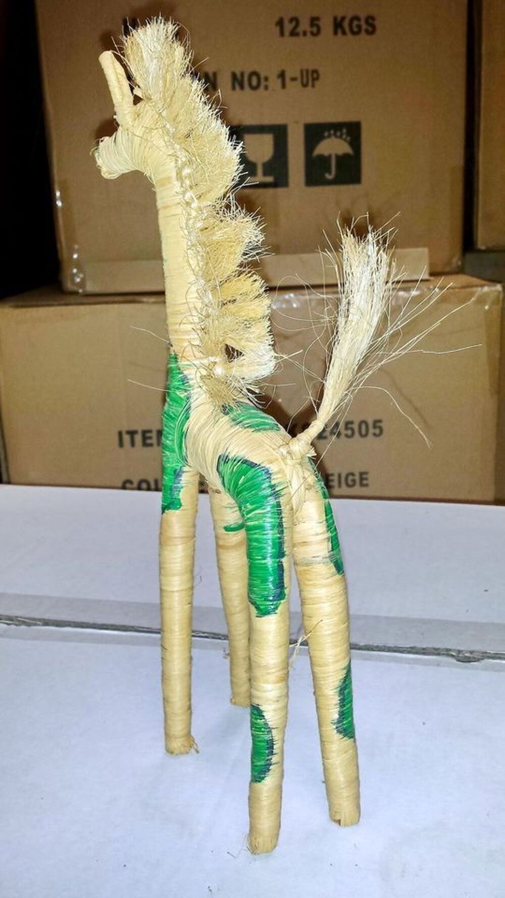 GIRAFE statuette en raphia pour d&eacute;coration Décoration