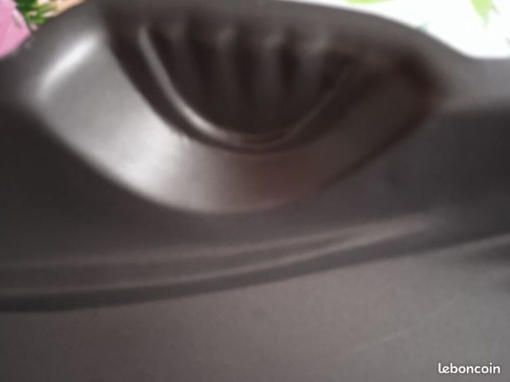 Moule &agrave; b&ucirc;che Mathon t&ocirc;le d'acier Dimensions 30x11 Cuisine