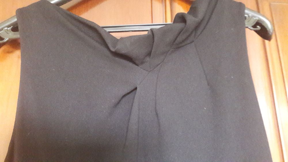 petite Robe noire Mango t38 Vêtements
