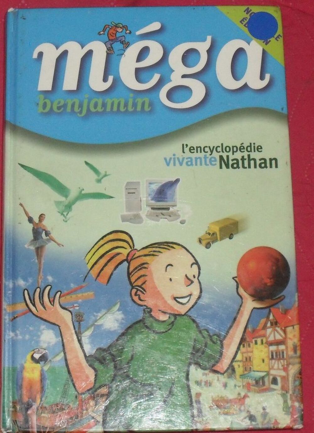 2 livres encyclop&eacute;diques Copain des Mers et M&eacute;ga Benjamin. Livres et BD