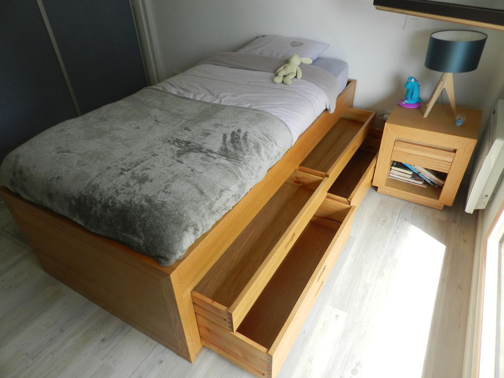 Lit contemporain en ch&ecirc;ne avec tiroirs de rangement Meubles