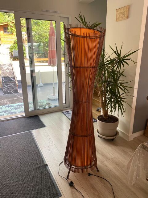 Lampe design sur pied 0 Breuillet (91)
