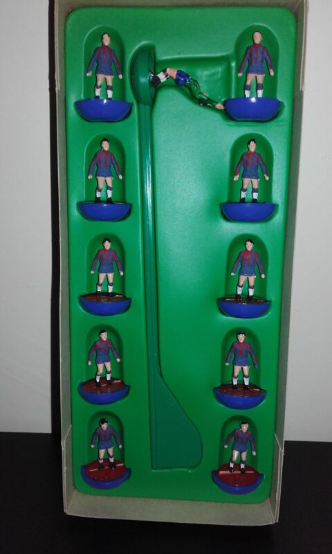 Subbuteo - Equipe / Team FC Barcelone 90 Angers (49)