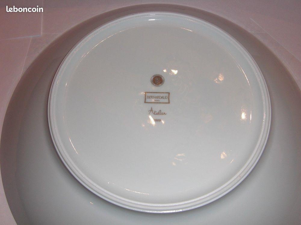 Superbe plat Bernardaud neuf 