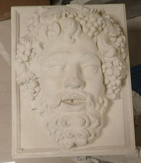 t�te  de  bacchus 38 Courth�zon (84)