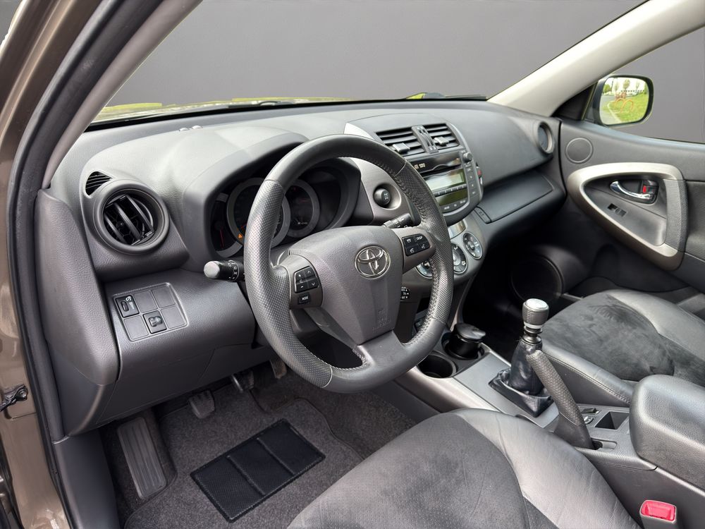 RAV 4 RAV4 150 D-4D 4WD Lounge 2010 occasion 93390 Clichy-sous-Bois