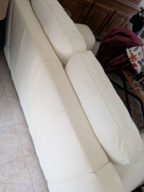 Un lot de canap�s:  2 places et 3 places  2700 Barjac (30)