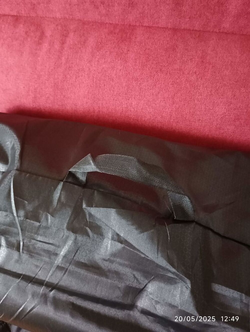Matelas de plage ou de camping pliant &eacute;tat neuf Sports