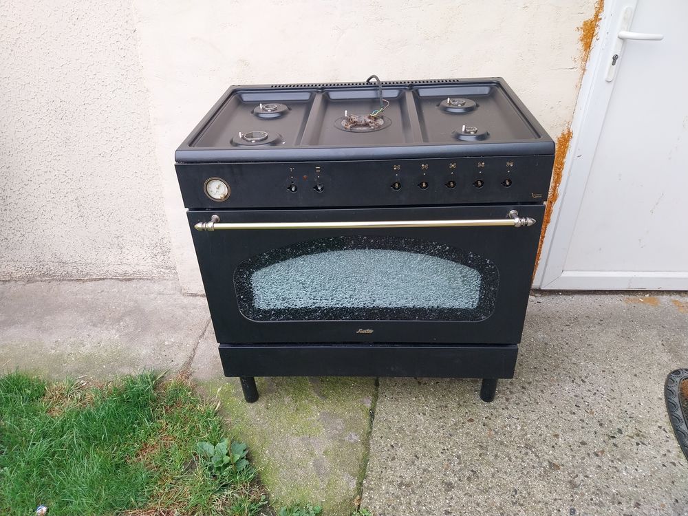 Cuisiniere piano 5 feu Electrom�nager