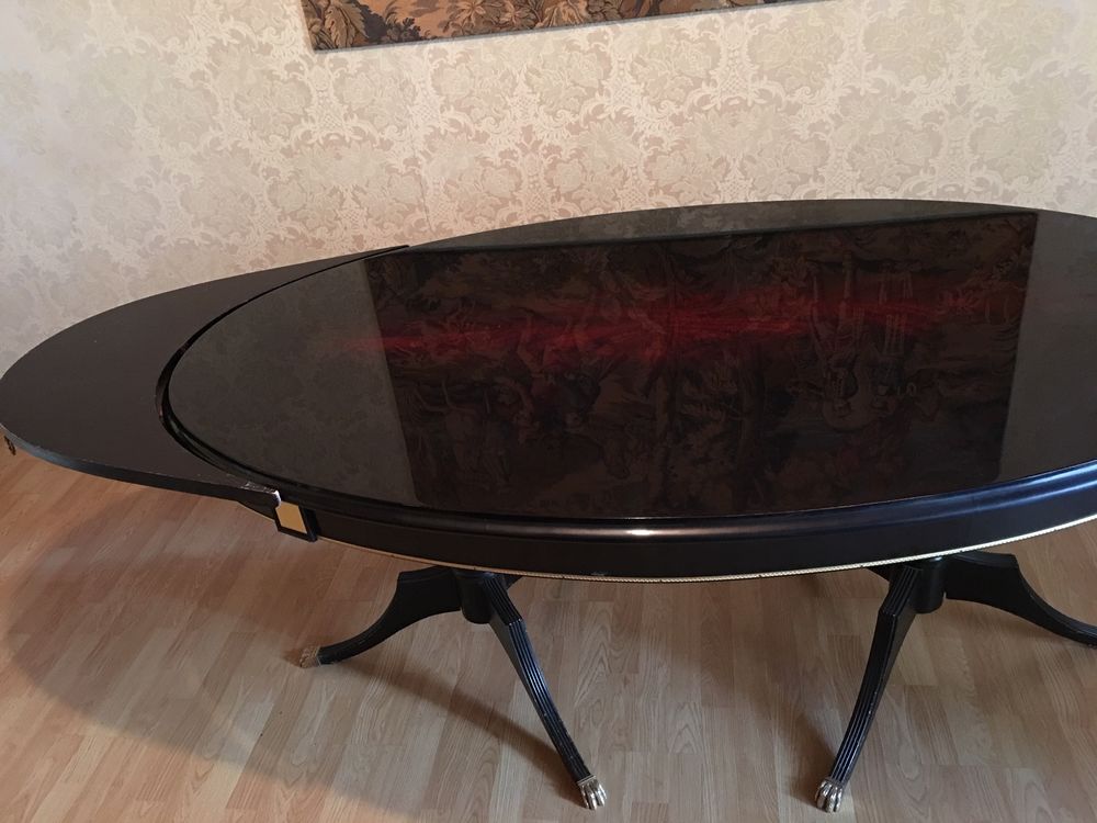TABLE OVALE EN PALLISSANDRE VERNIS vintage Meubles