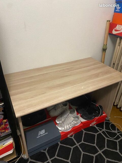 Bureau couleur beige 20 Drancy (93)