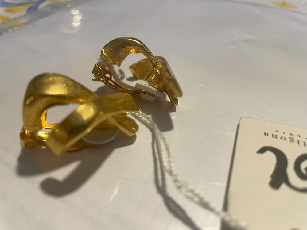 BO Clip dor&eacute;e croisillon ANTIGONA Bijoux et montres