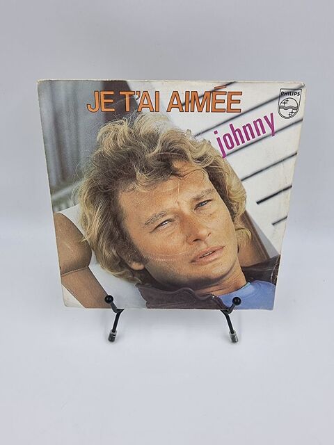 Vinyle 45 tours Johnny Hallyday : Je t'ai Aim�e  3 Vulbens (74)