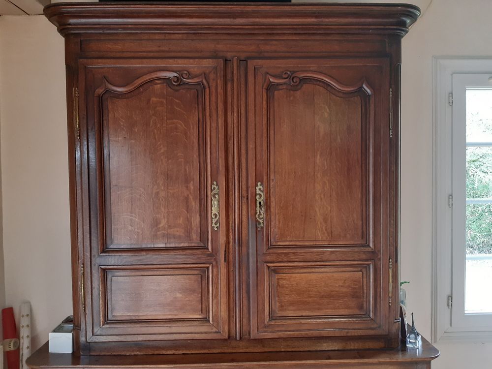 BEAU BUFFET D'EPOQUE Meubles
