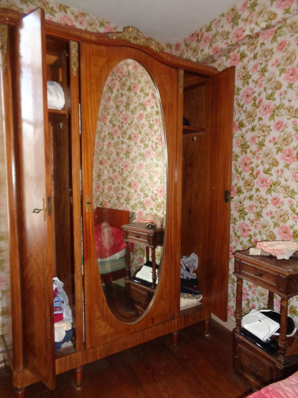 Armoire vernie Meubles