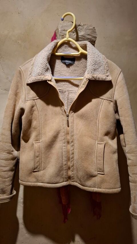 Veste courte hiver Jennyfer 30 Puy-de-Serre (85)