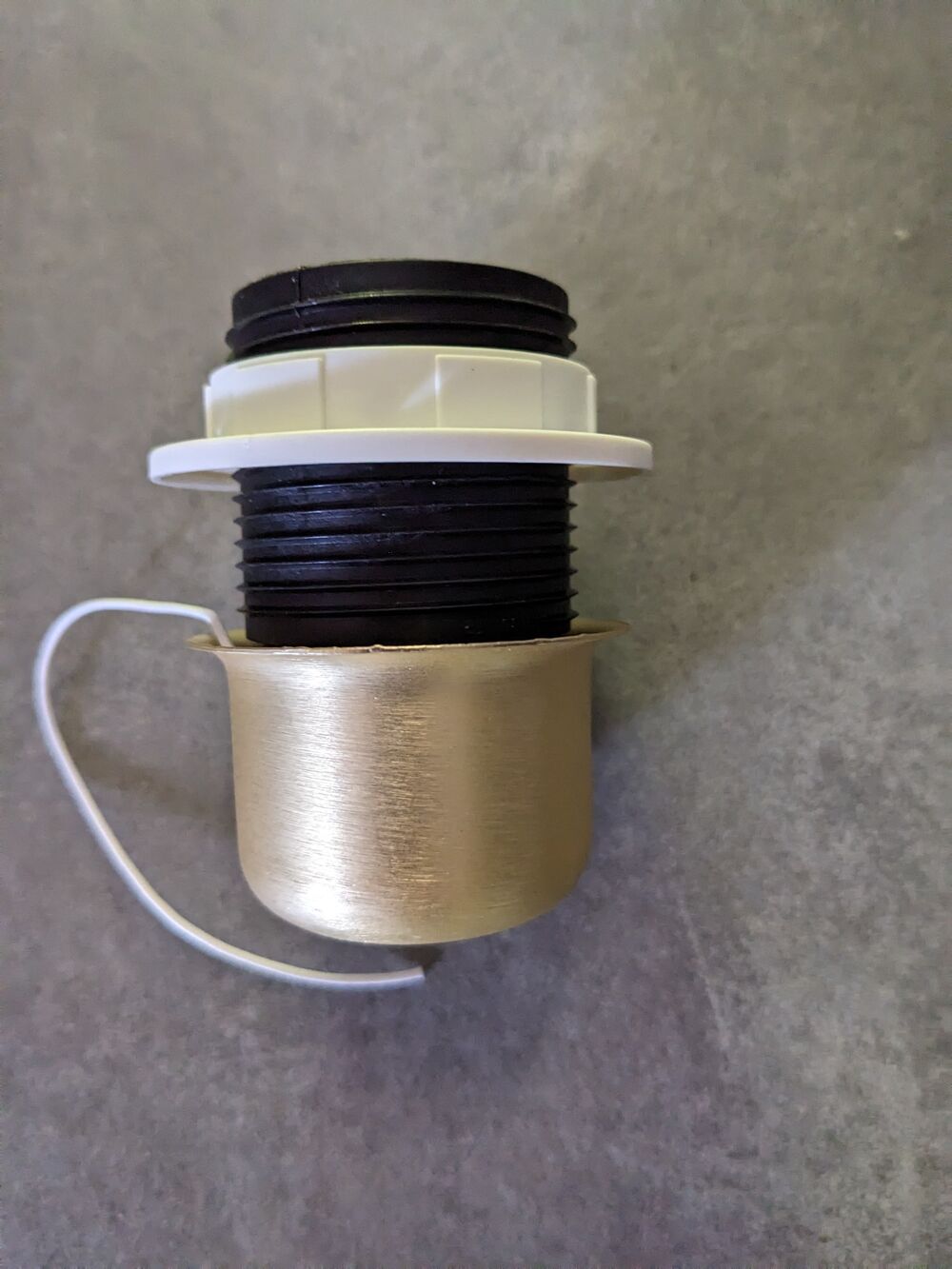 DOUILLE DE LAMPE MAZDA solution quand on en a pas. Bricolage