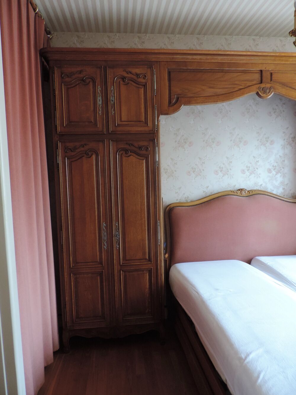 chambre compl&egrave;te Meubles