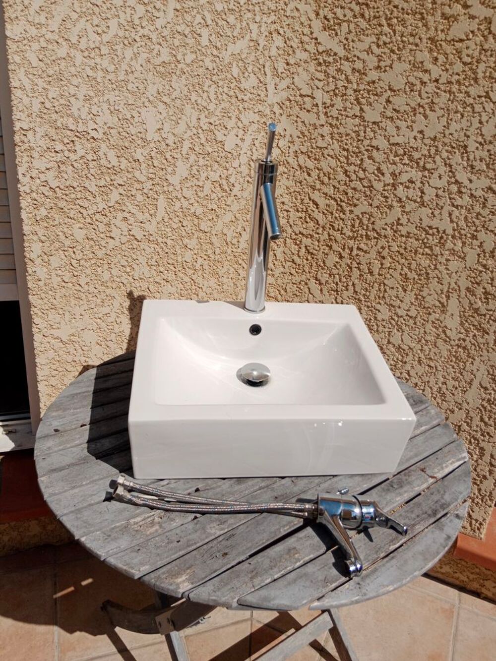 Lavabo pos&eacute; Bricolage