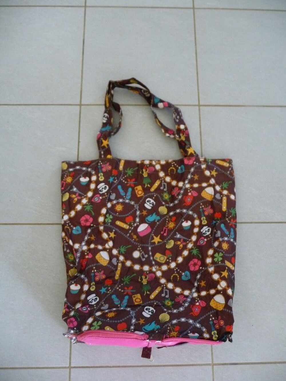 Sac pliable fond marron motifs multicolores Maroquinerie