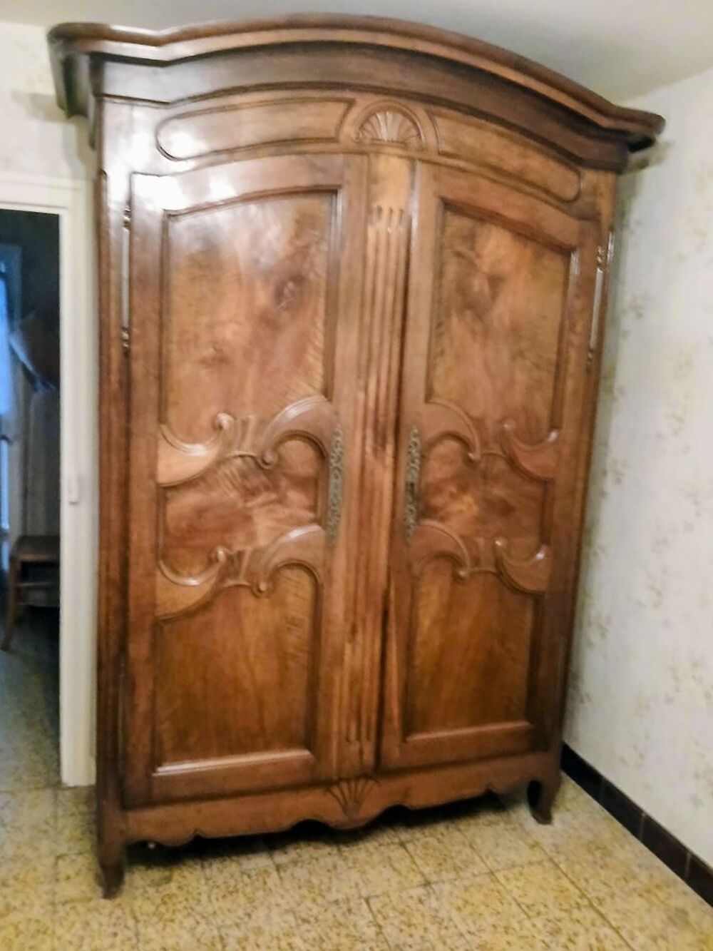 Armoire noyer massif Meubles
