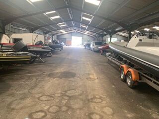  Parking / Garage  louer 2000 m