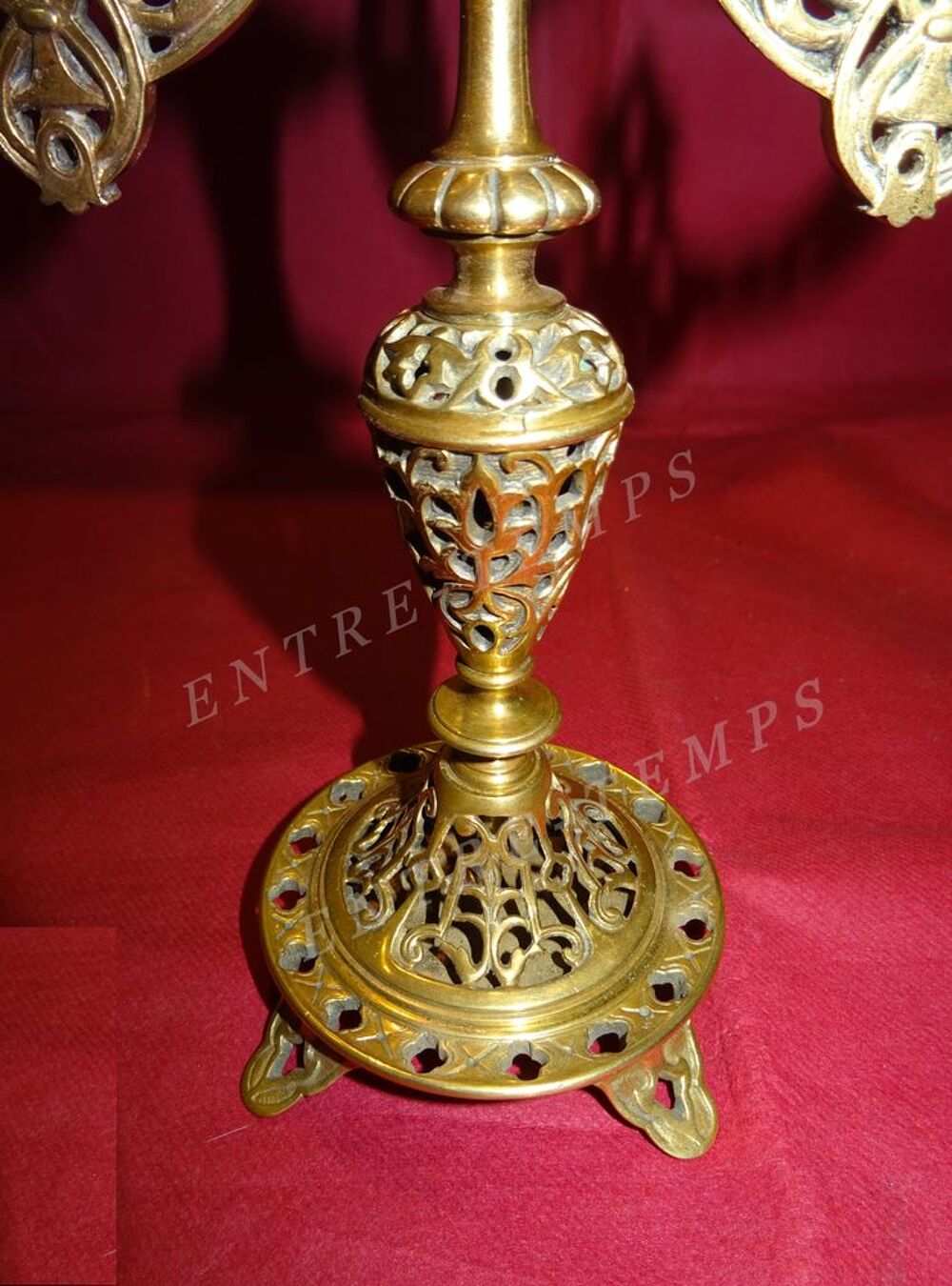 PAIRE TR&Egrave;S BEAUX CHANDELIERS CISEL&Eacute;S 3 FEUX LAITON BRONZE #2 Décoration