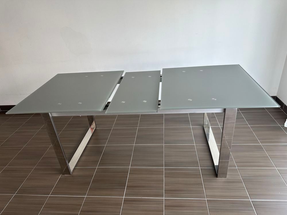 Table &agrave; manger en verre extensible Meubles