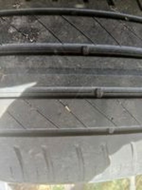Pneu voiture - roue  occasion 72230 Monc&eacute;-en-Belin
