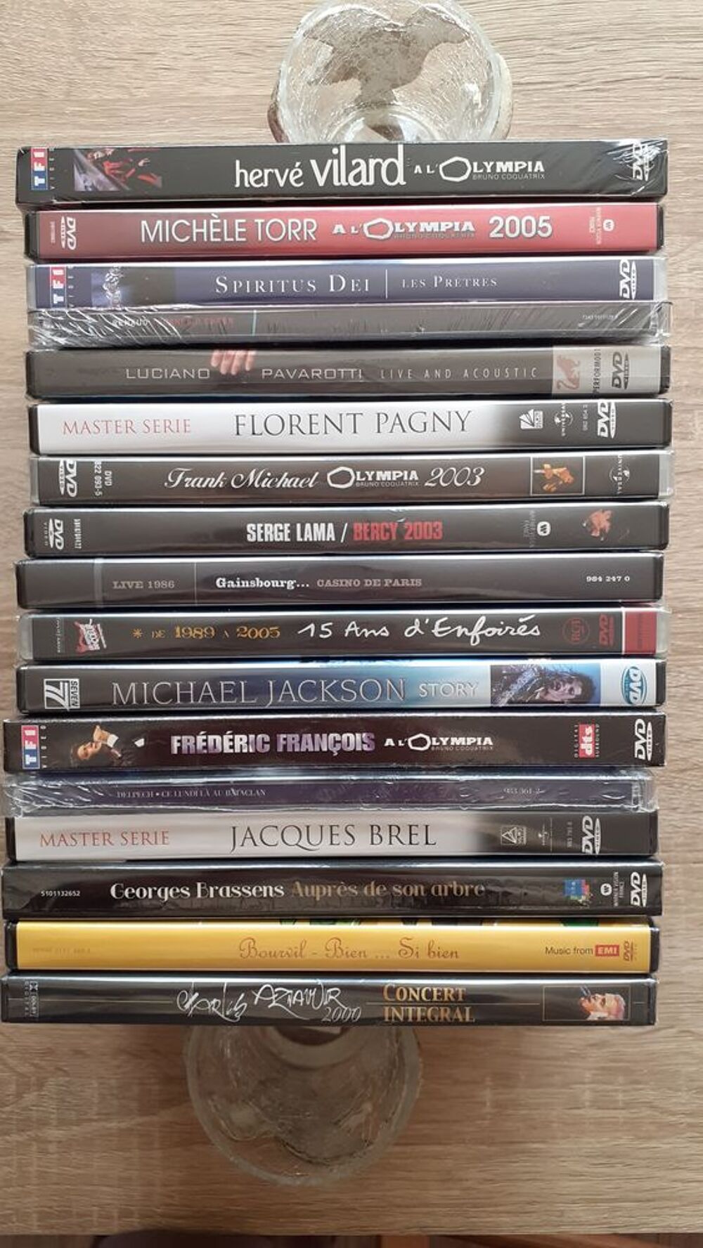  DVD divers CHANTEURS neufs sous blisters. 