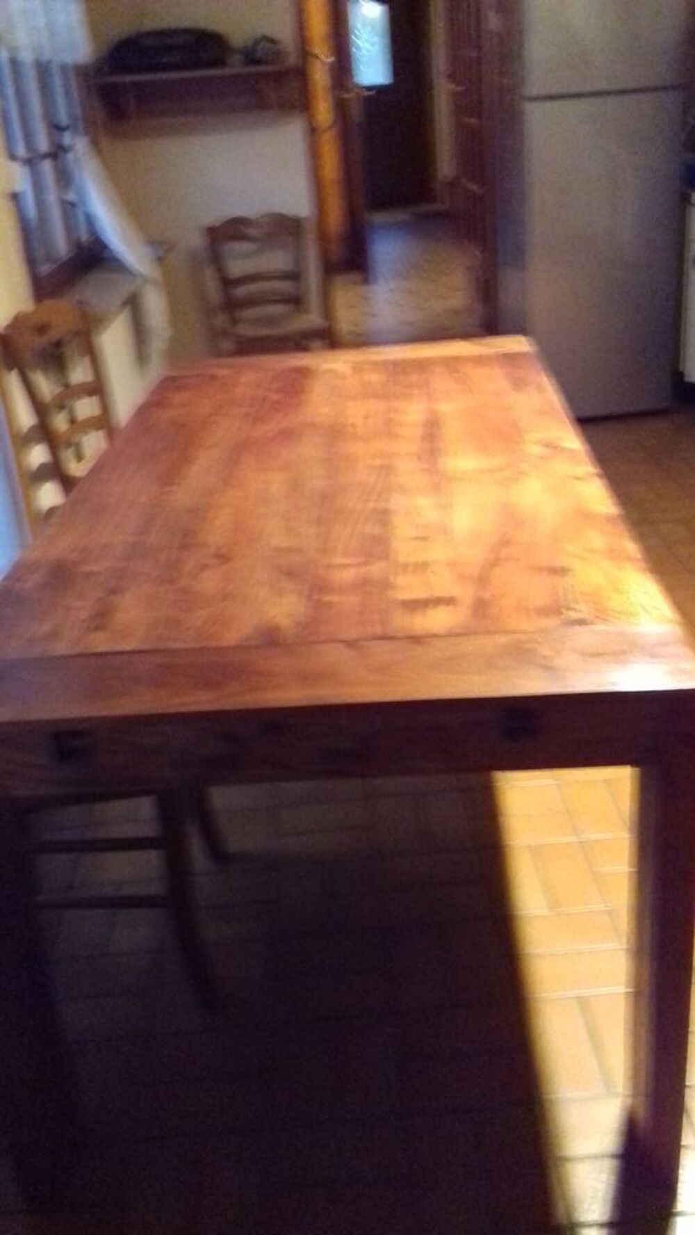 TABLE DE CHEZ BOIS ET CHIFFON Meubles