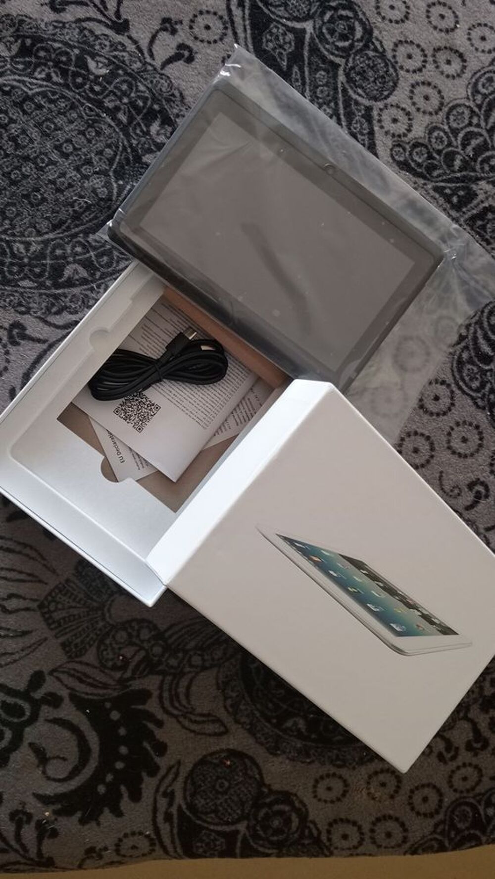 Tablette neuve Téléphones et tablettes