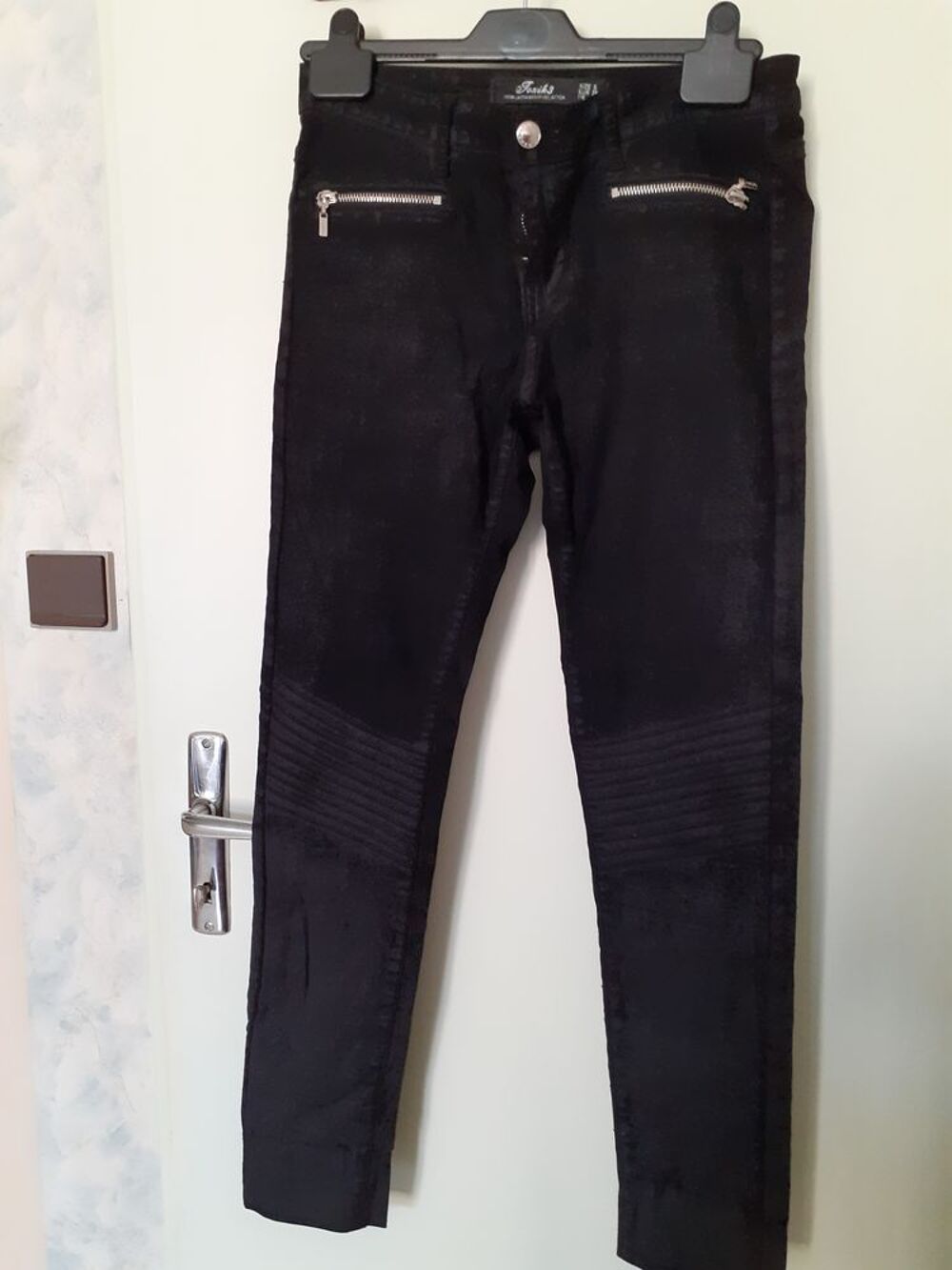 Pantalon femme taille S Vêtements