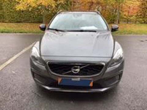 V40 Cross Country D2 115 Momentum 2014 occasion 44320 Saint-P&egrave;re-en-Retz