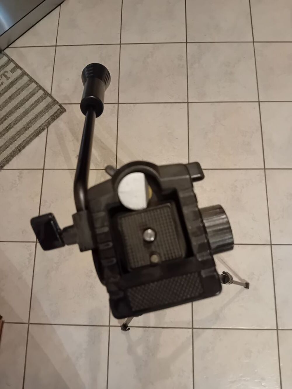Tr&eacute;pied vid&eacute;o Photos/Video/TV