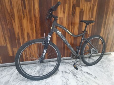 VELO VTT Nakamura cliff 700 (TRES BON ETAT) 150 Montpellier (34)