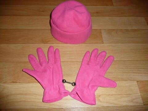 Bonnet + gants en polaire rose fuschia 7 Celles-sur-Belle (79)