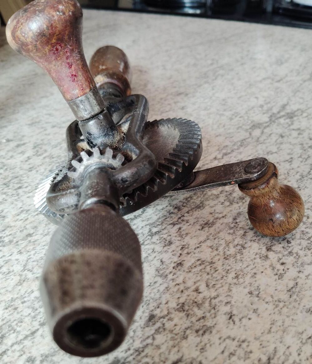 Ancienne chignole &agrave; main "Peugeot Fr&egrave;res" 