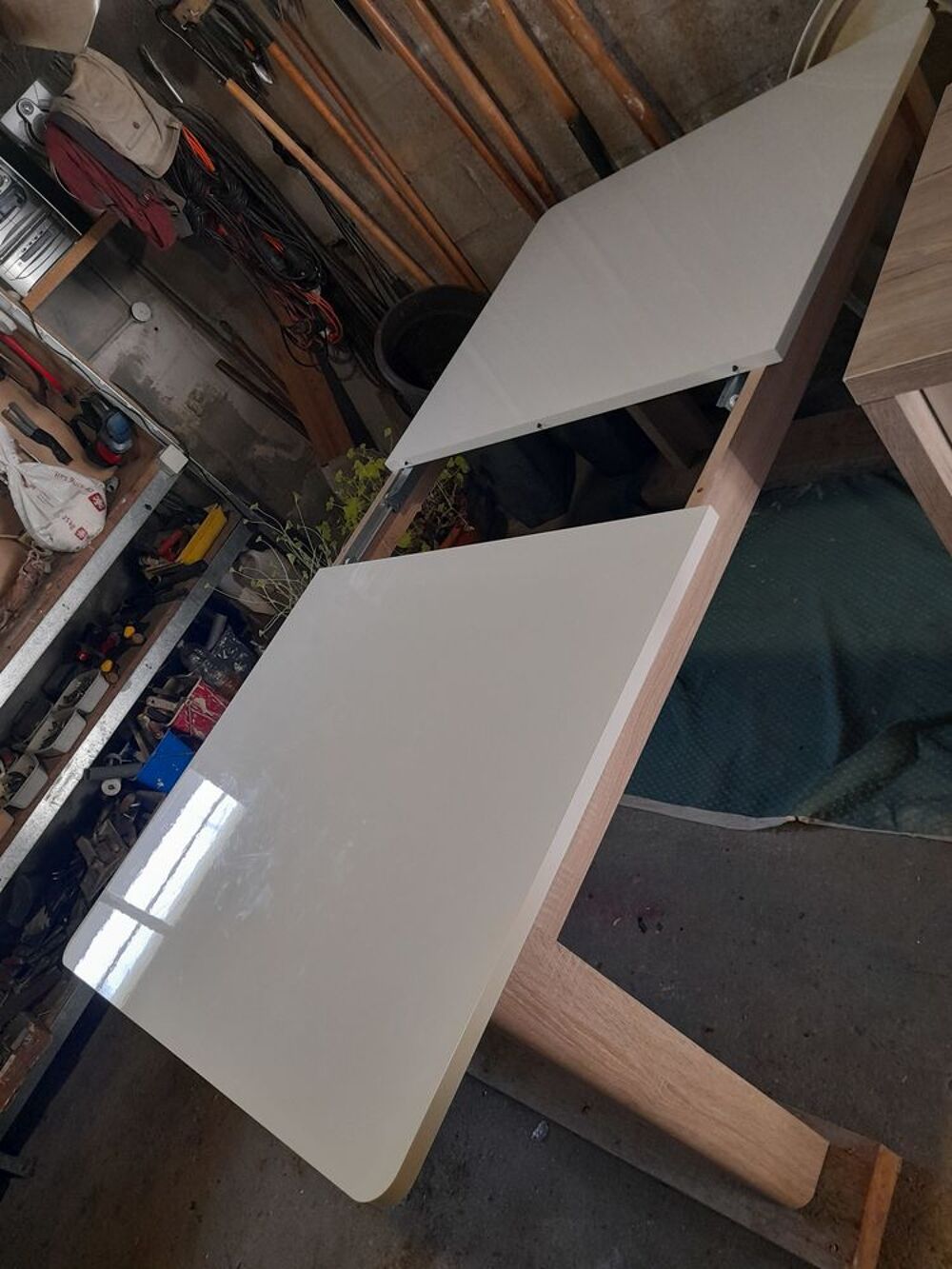 Table de salle &agrave; manger Meubles