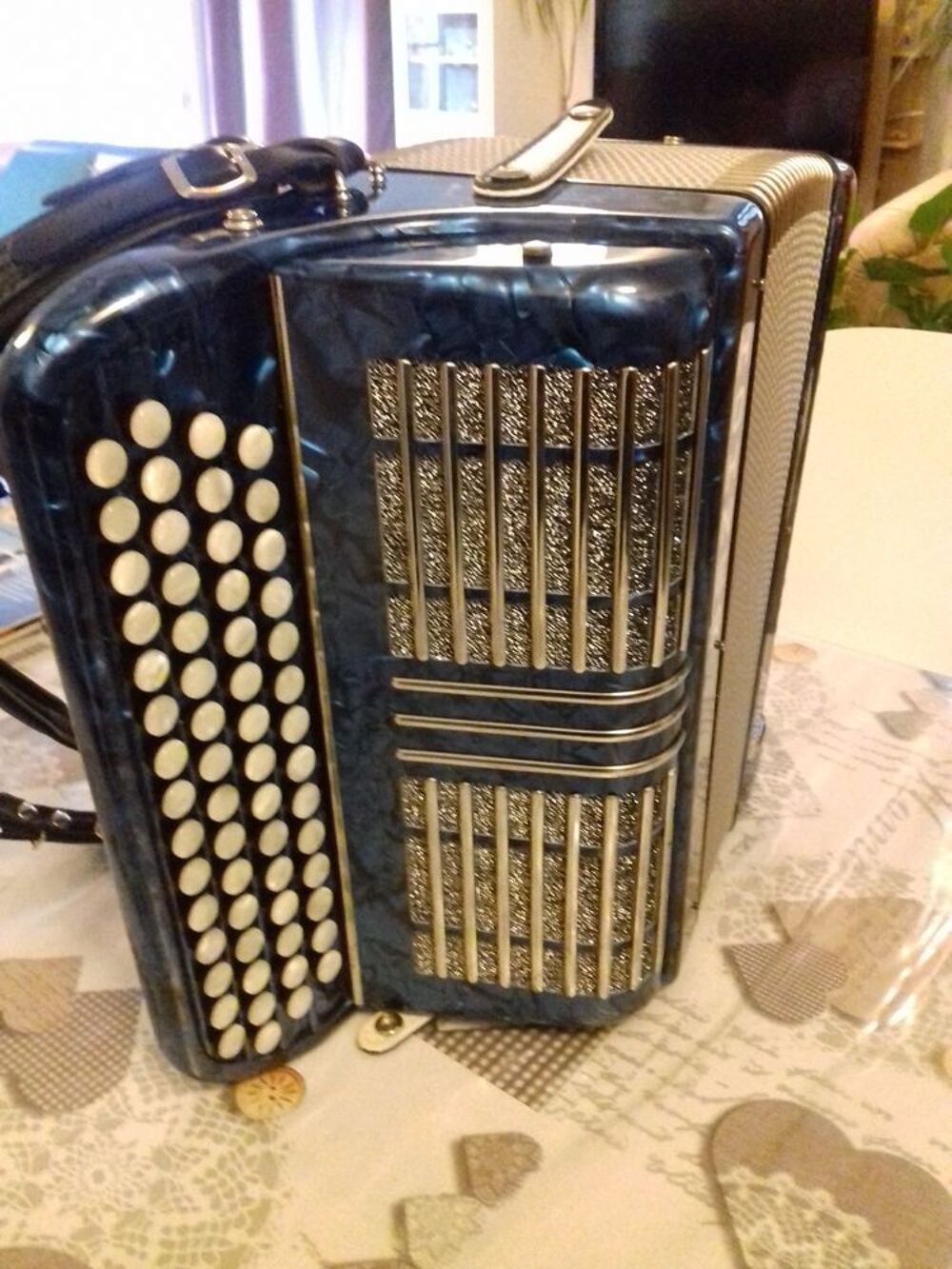 Accord&eacute;on hohner studio IV Instruments de musique