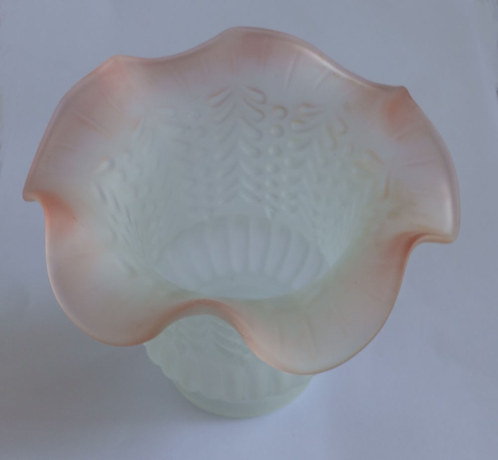 Tulipe de lustre en verre ros&eacute; 10,8 cm de diam&egrave;tre 
Décoration