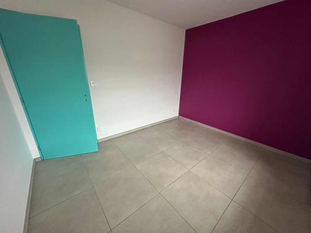 Location Appartement T3 rénové 63 m2 Chauffage central granulés. Loyer modéré. Grand'combe-châteleu