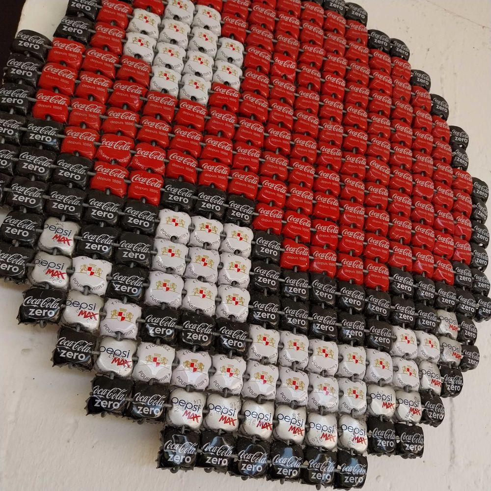 Pokeball d&eacute;coration fait &agrave; partir de capsules Coca Cola, Co Décoration