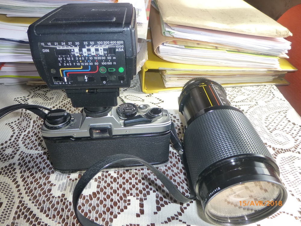 Appareil photo Olympus Reflex Argentic OM10 Photos/Video/TV